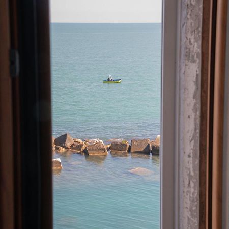Casa Sant Orsola La Finestra Sul Mare Apartment มอลเฟตตา ภายนอก รูปภาพ