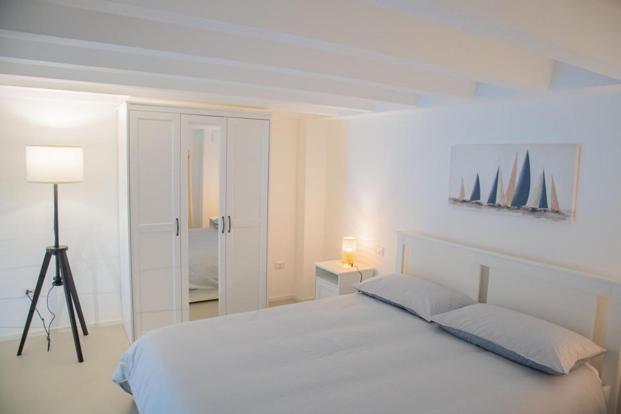 Casa Sant Orsola La Finestra Sul Mare Apartment มอลเฟตตา ภายนอก รูปภาพ