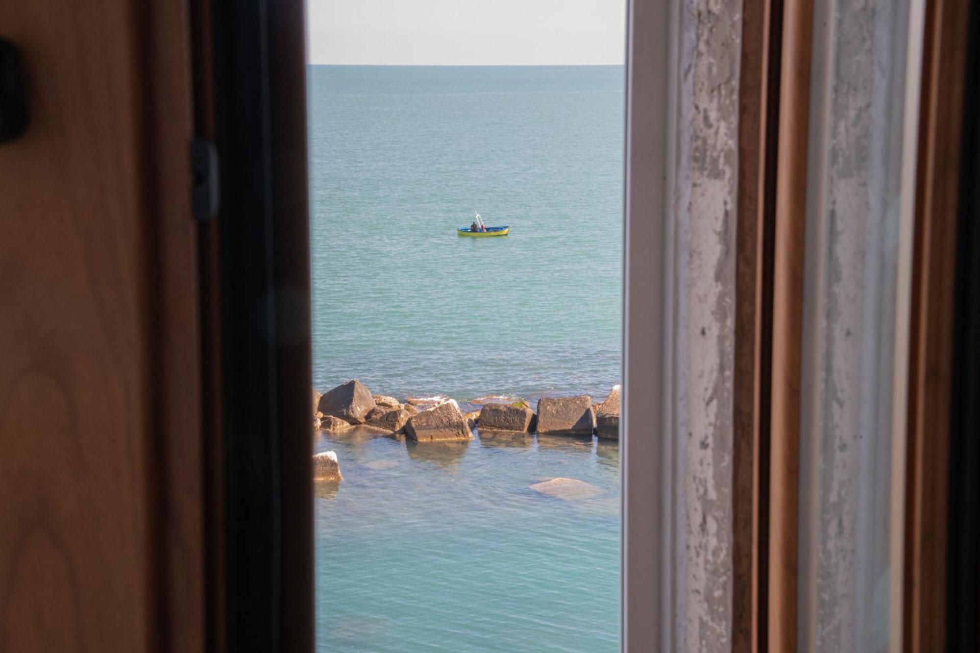 Casa Sant Orsola La Finestra Sul Mare Apartment มอลเฟตตา ภายนอก รูปภาพ